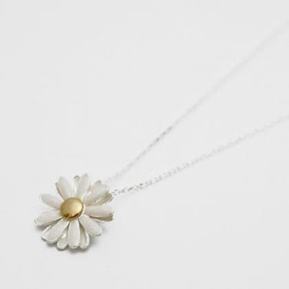 White Daisy Silver Necklace,sterling Silver,cute..