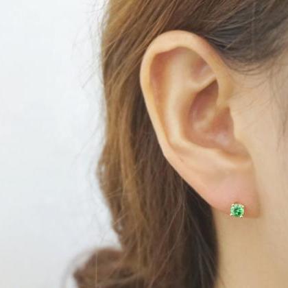 Emerald Cz Earrings,sterling Silver,4mm..