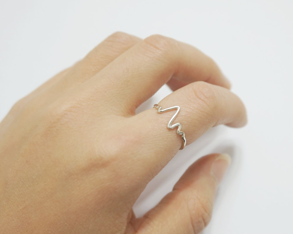 Silver Heartbeat Wire Ring,hearbeat Sign Ring,ekg Wire Ring,knuckle Rings,sterling Silver Ring,stack Ring,wire Ring,holiday Gift,gift,sgr66